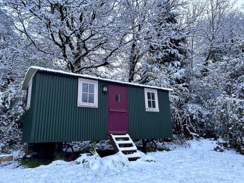 Chepstow House | Cabin Retreat near Chepstow Sleeps 2 with Hot Tub