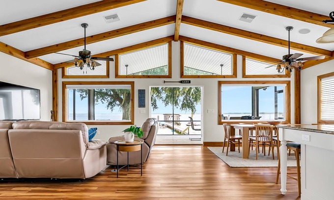 Lake Placid House | Cabin Vibes on Lake June! Jet ski available for rent!