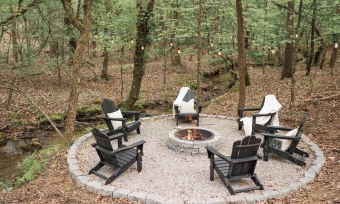 Dial House | Cabin w Lux Gym Firepit Game Room and Playground!