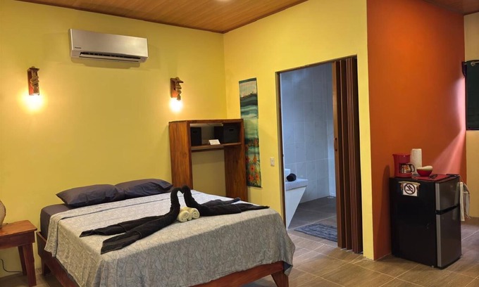 Drake Bay Cabin | Cabin Willy's Fish Camp, Private sleeps 2 walk to shops, tours, beach & eateries