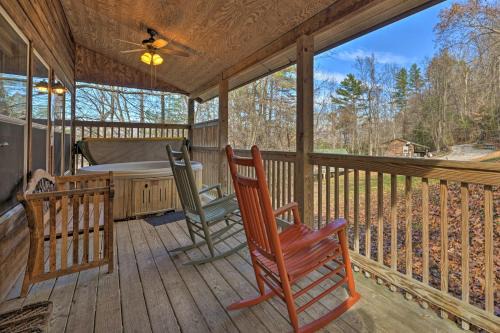 Bryson City Apartment | Cabin with Hot Tub - Near Nantahala Outdoor Center!