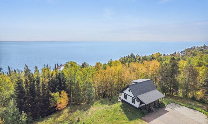 Beaver Bay Cabin | Cabin with Sauna in the Heart of the North Shore
