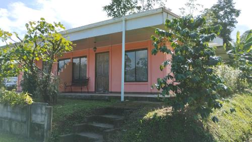 Rio Cuarto de Grecia Apartment | Cabinas Finca La Amistad
