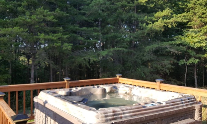 Carbon Hill Cabin | Cabins In Hocking - Fly the Coop