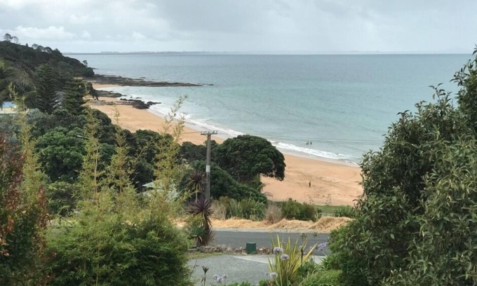 Cable Bay House | Cable Bay Views, 5 bedrooms 2 baths