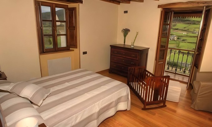 Mondonedo Apartment | Cabozo Room with Mountain Views and Private Balcony