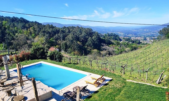 Melgaco Cottage | Cabreiros de Baixo House | Alvarinho Vineyard | Rural Nature