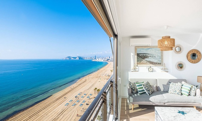 Benidorm Apartment | Cachirulo Deluxe Apartment 13-B Levante Beach