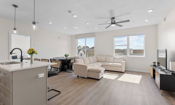 St. George Condo | Cactus Blossom Oasis: Desert Color Lagoon + Beaches! Dog Friendly, Great Views!