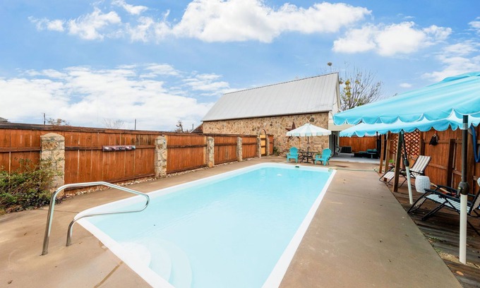 Buchanan Dam Cottage | Cactus Rose Cottage w/pool in the heart of Highland Lakes!
