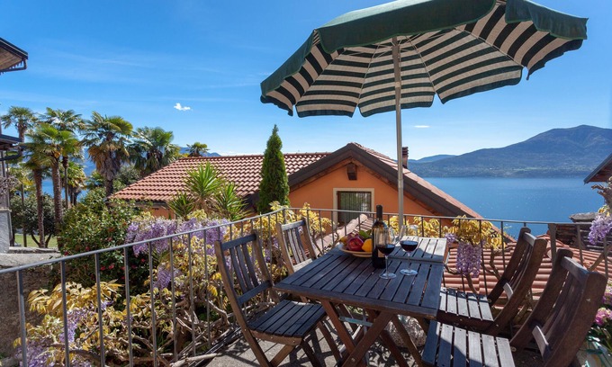 Gonte Apartment | Cadebei 2. Relaxing lake view in the charming, quiet hamlet of Gonte.