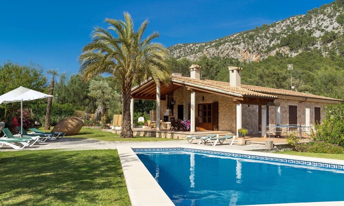 Crestatx Villa | CADELL PETIT. Charming house a short drive away from Pollensa