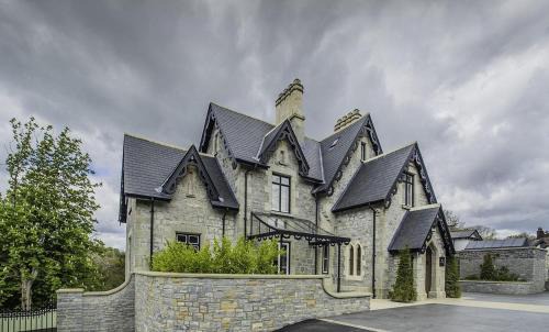 Bridgend Hotel | Cae Court Hotel