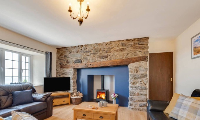 Bangor House | Cae’r Ffynnon in Llanllechid