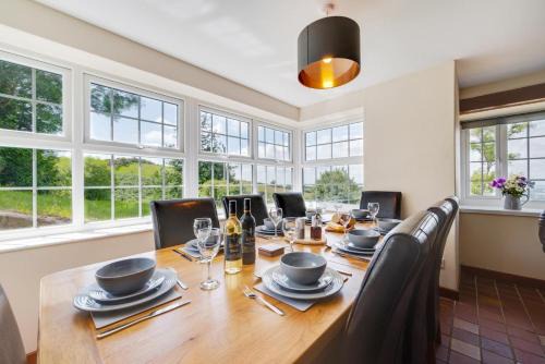 Bangor House | Caer Ffynnon