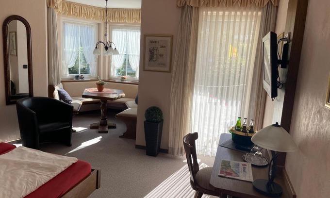 Alken House | Café Bäckerei Pension Alcana Mirco Münch