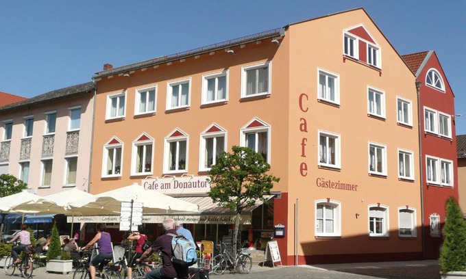 Kelheim House | Cafe am Donautor