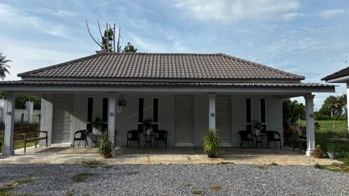 Kampung Peret Hotel | Cahaya roomstay
