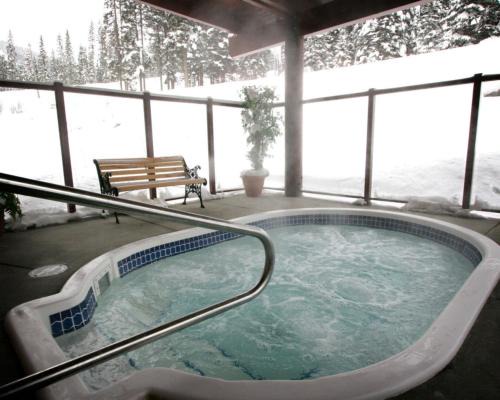 Sun Peaks Hotel | Cahilty Lodge
