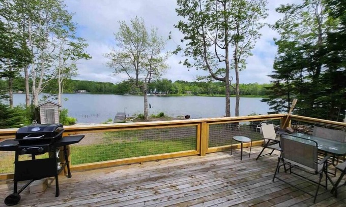 Kings County House | CAIA Lakeside Retreat- Sunken Lake, NS