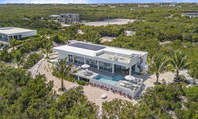 Long Bay Villa | Caicos Breeze Villa: New 3 Bed Luxury Villa, Modern Design, Energy Efficient