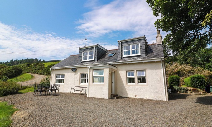 Girvan House | CAIRNHILL, pet friendly, country holiday cottage in Girvan
