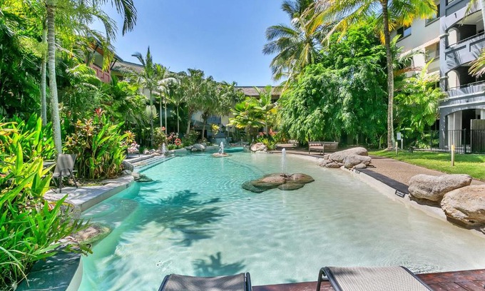 Westcourt Apartment | Cairns One - Silverwood View