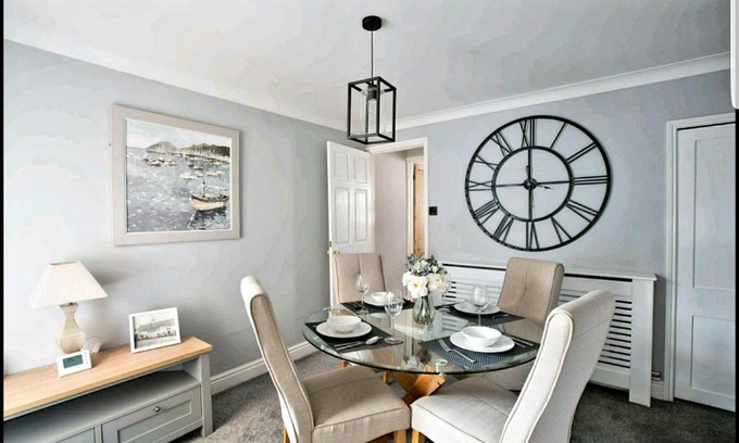 Caister-on-Sea House | Caister Cottage, beach 1 minute walk away