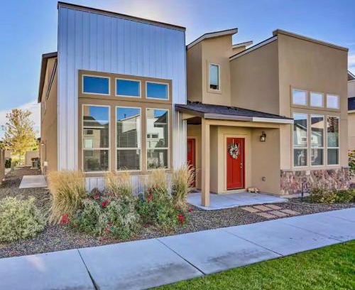 Meridian House | Cajun King Townhome -village - 3 En-suite Bedrooms