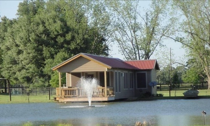 Sunset Cabin | Cajun Pondside Cabin - Veteran Owned - in the heart of Acadiana