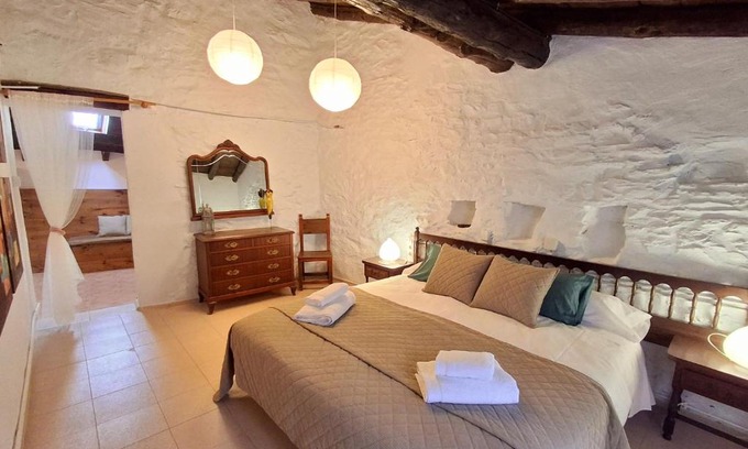 Ribes De Freser House | Cal Tonico Rural