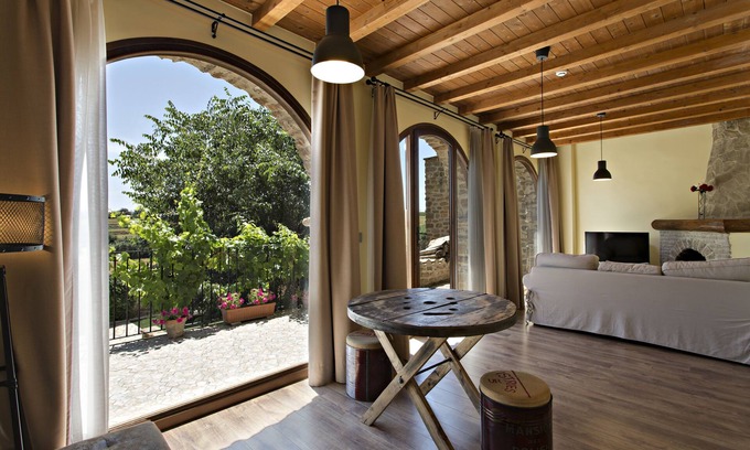 Artesa de Segre House | CAL XIRU - Rural House for integral rental
