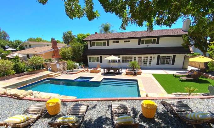 Calabasas House | Calabasas Oasis Retreat w/Pool,Jacuzzi,Gym &more!