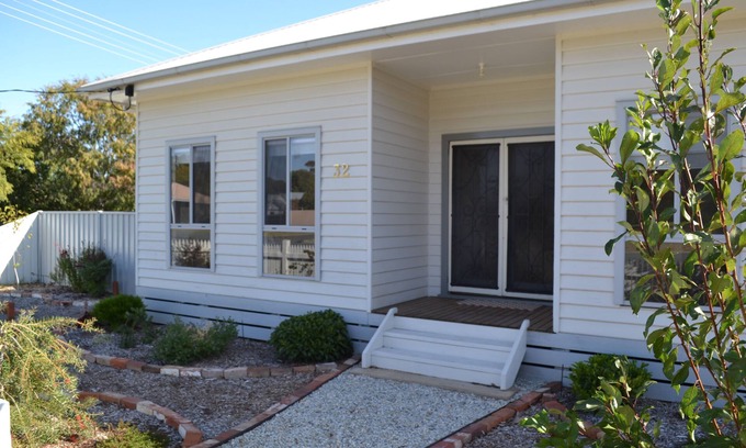 Tocumwal House | Calaway Home - Golf & Bowls Club at your door step.