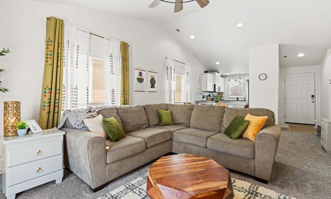 Caldwell House | Caldwell Ruby Tuesday! 60's Inspired comfort 3B2B