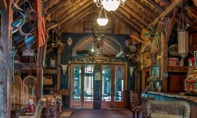 South Lima House | Caledonia Mansion Room with Balcony & Quiet space