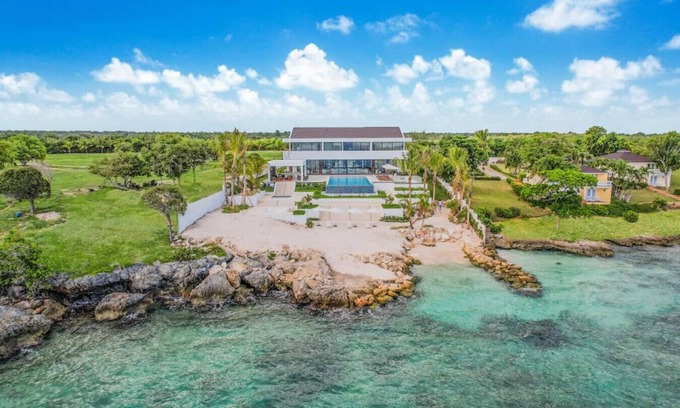 Casa de Campo Villa | Caleton 24: Amazing ocean front villa w/beach, pool, full staff & golf carts