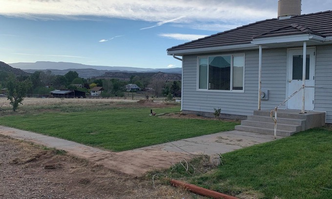 Escalante Apartment | Calf Creek Cottage-Cozy home with amazing views!