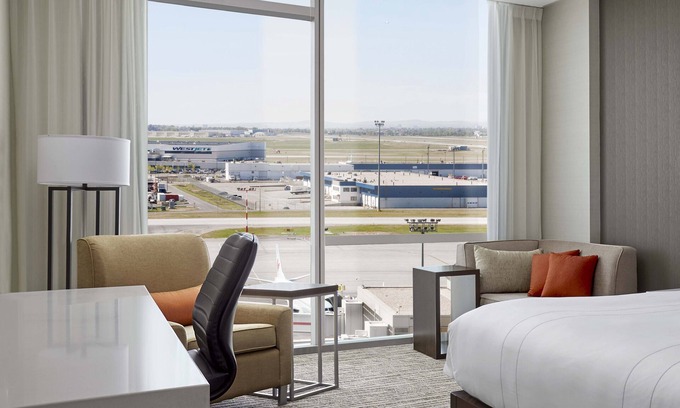 Calgary Hotel | Calgary Airport Marriott In-Terminal Hotel