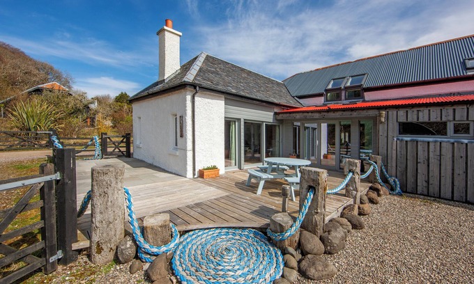Ulva House | Calgary Byre - dog friendly & only 500m from the beach