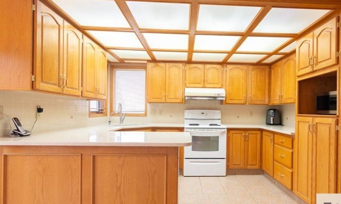 Hawkwood House | Calgary Hawkwood service resident