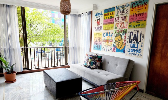 San Fernando Apartment | Cali, Colombia, spacious and cool apartment with parking/ wifi