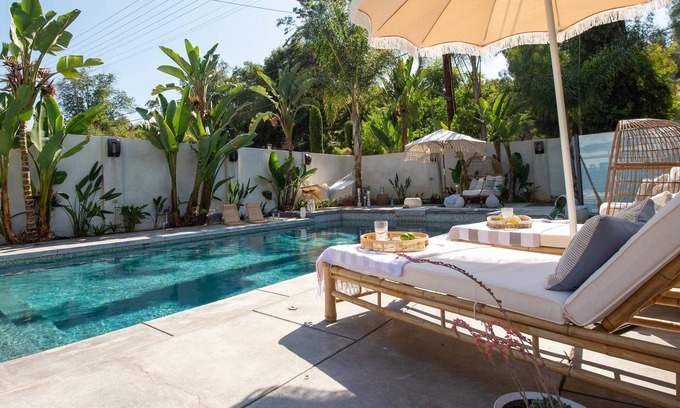 Woodland Hills House | Cali Luxury Dream Hideaway + Guest Suite