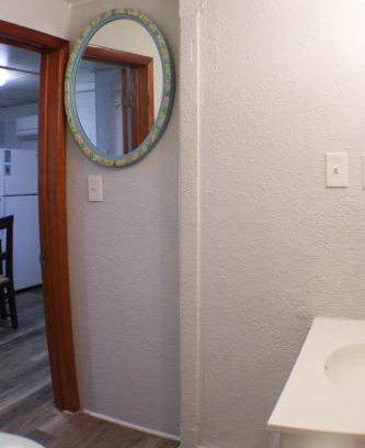 Marshall-Shadeland Apartment | California Ave - 2 BR - Home Away from Home!