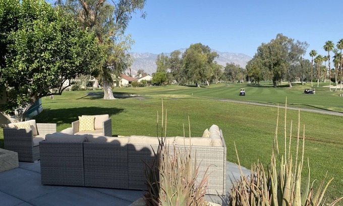 Rancho Mirage Condo | California Dreaming | Epic Views, 2 Ensuites & Space to Entertain – a Greenday property