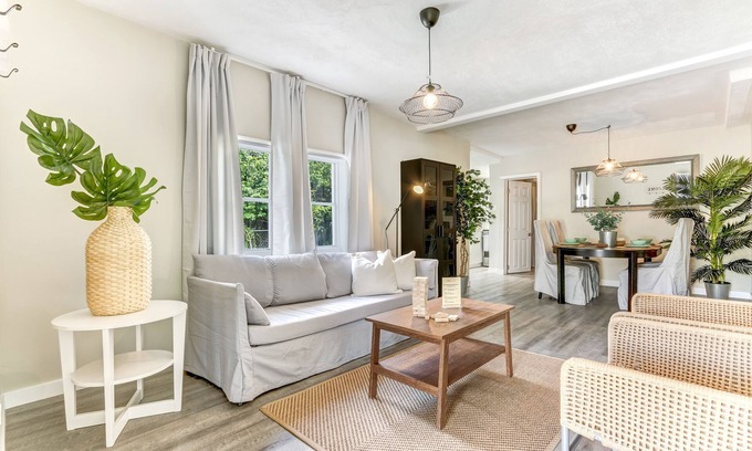 Highland Garden House | Calima: Casita Near Beach & Gym Access
