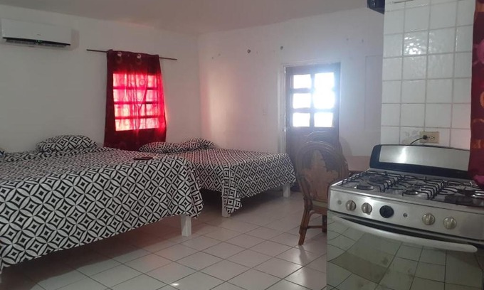 Philipsburg Bed & Breakfast | Calinago Friendly Family Sxm