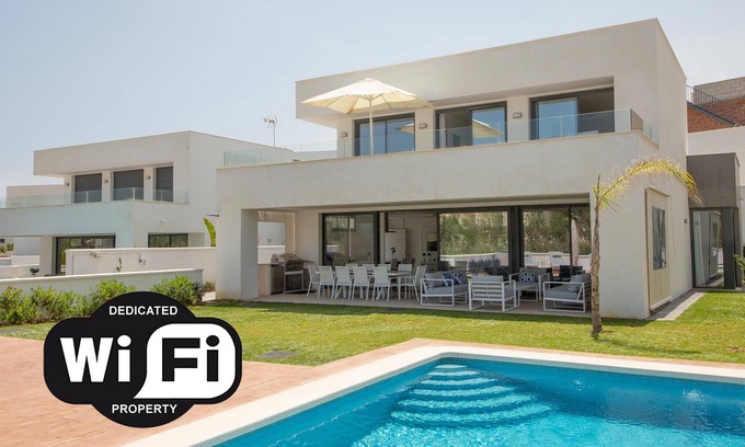 Castillo de Sabinillas Villa | Calle Aguamarina No 15