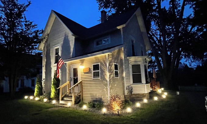 West Oneonta House | Callie's Place - 1 mile to ASV - 3 bdrm/2 bath, open deck, large yard