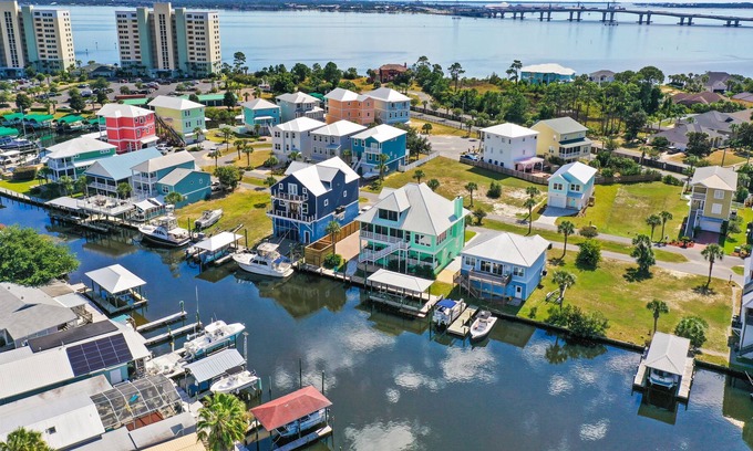 Upper Grand Lagoon House | Calling all Boaters and Furry Friends! Sleeps 14! Boat Slip Available - HOT TUB!